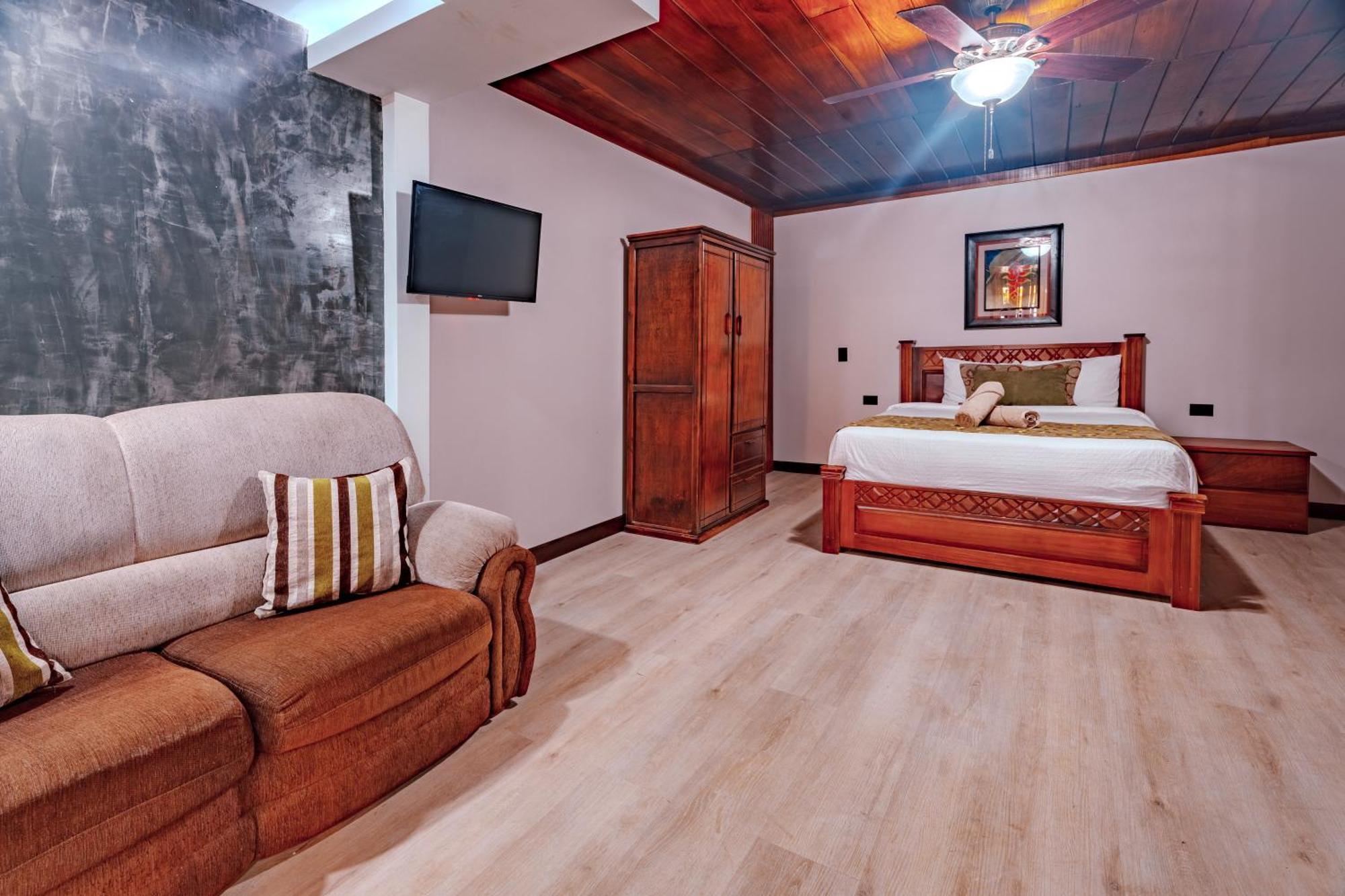 Hotel Villa Florencia توريالبا الغرفة الصورة