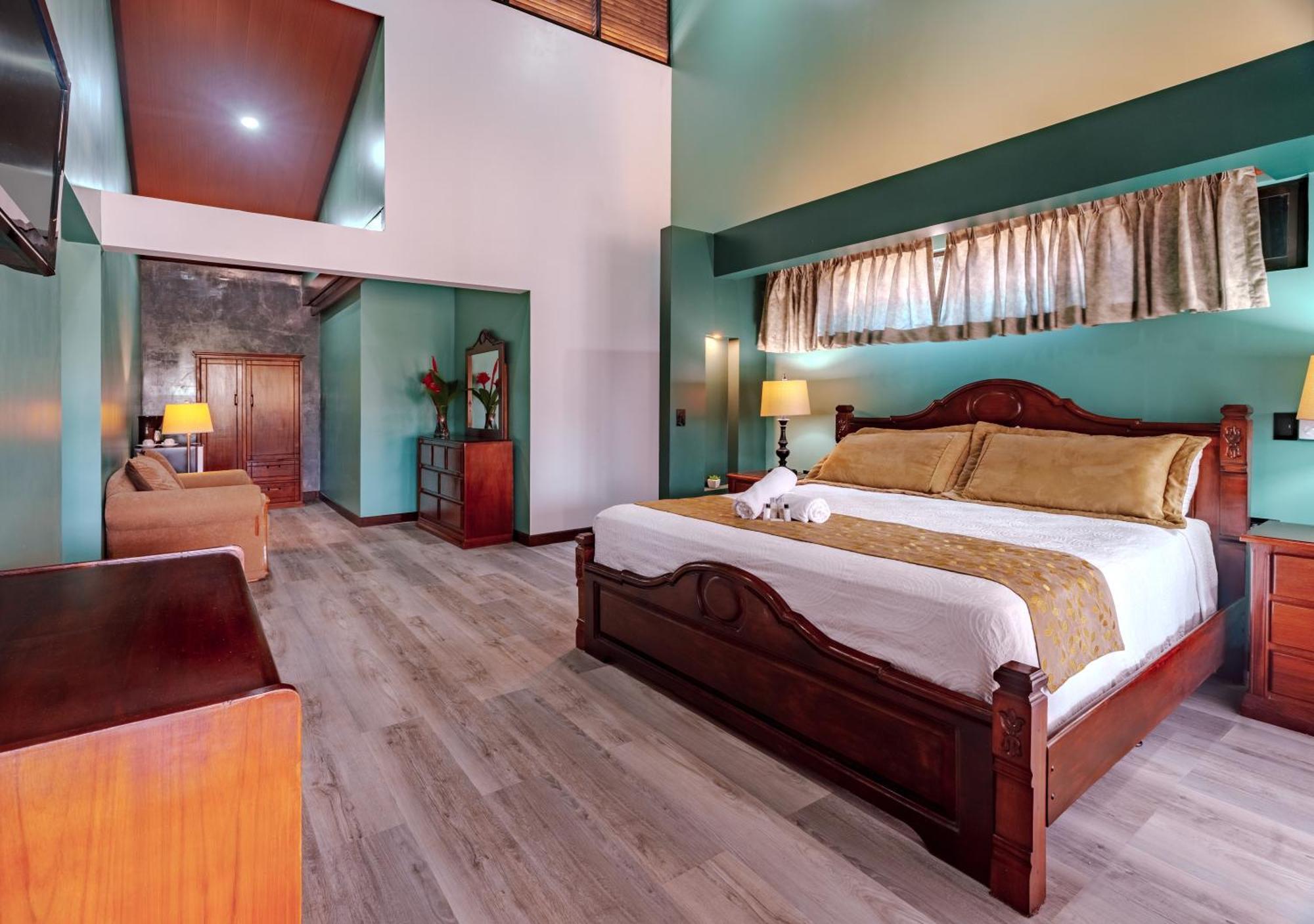 Hotel Villa Florencia توريالبا المظهر الخارجي الصورة