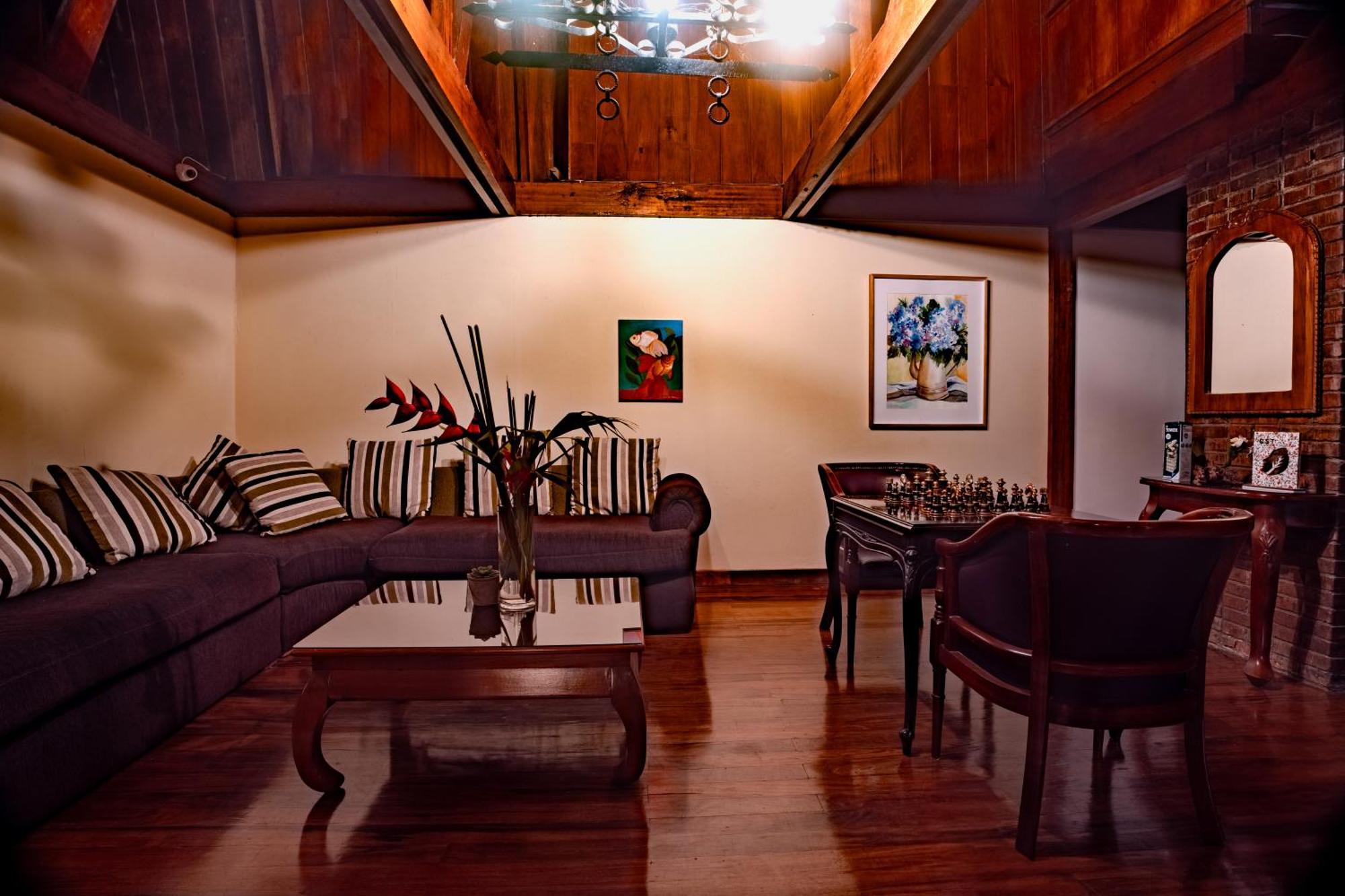 Hotel Villa Florencia توريالبا المظهر الخارجي الصورة