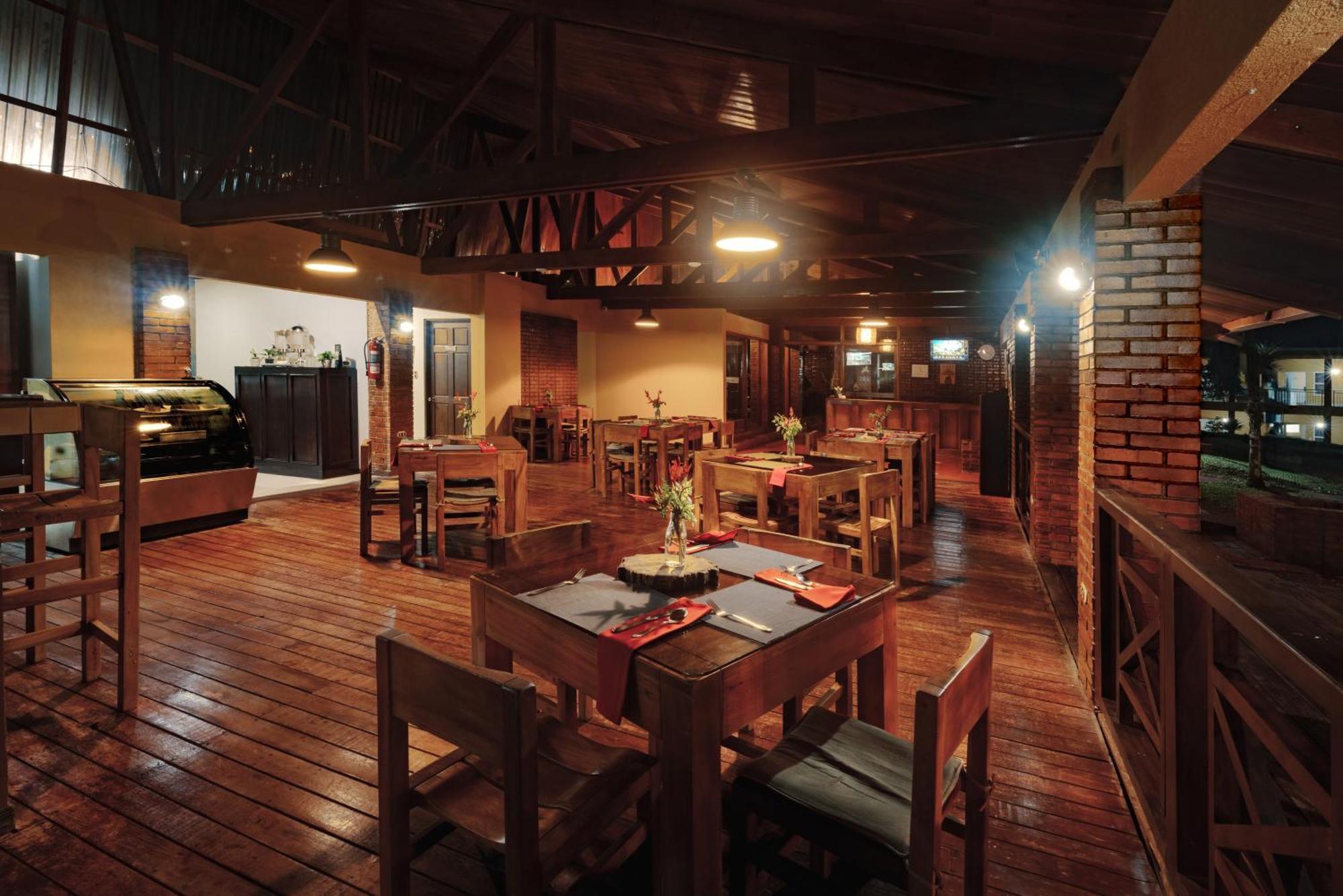 Hotel Villa Florencia توريالبا المظهر الخارجي الصورة