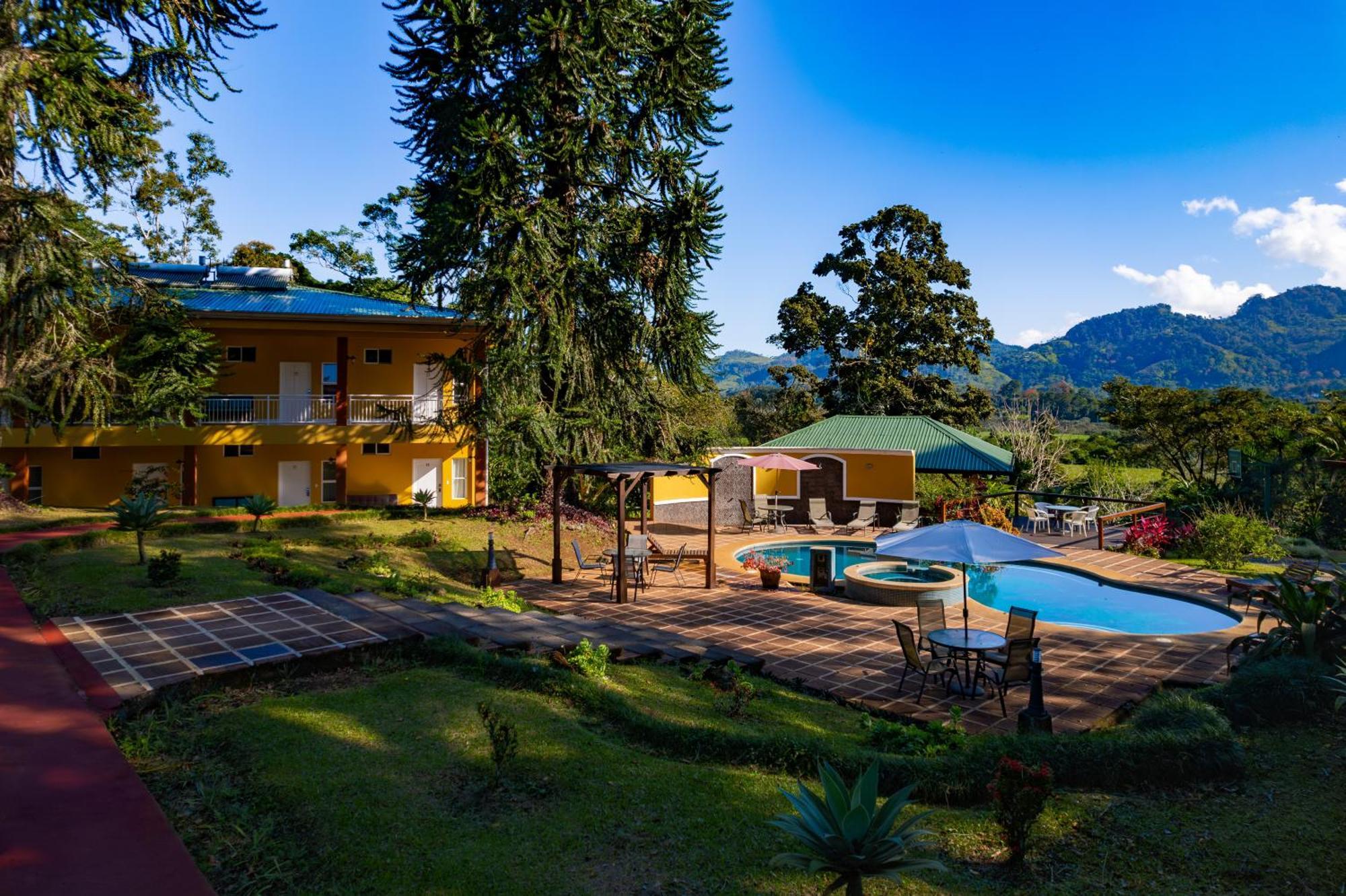 Hotel Villa Florencia توريالبا المظهر الخارجي الصورة
