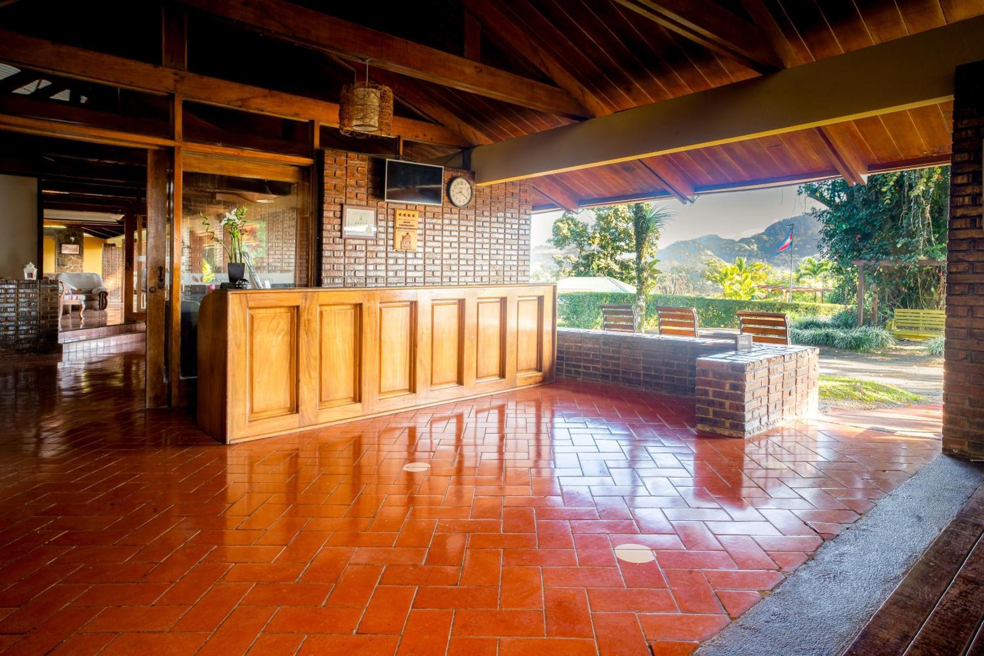 Hotel Villa Florencia توريالبا المظهر الخارجي الصورة